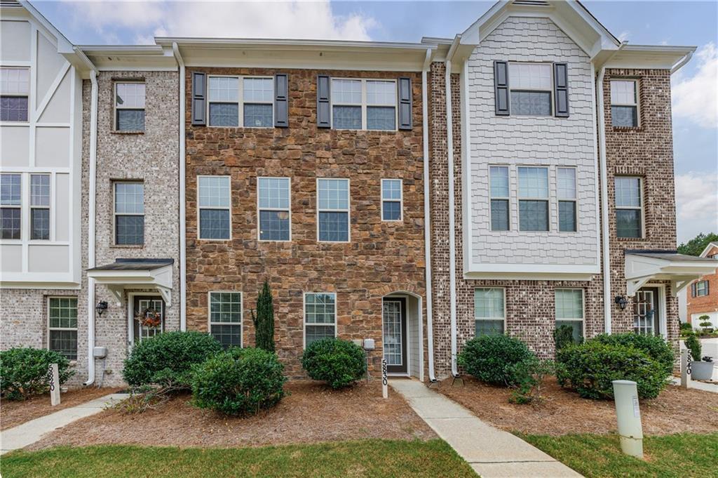 Foto principal - 5830 Broadway Ln