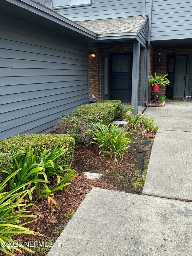 Foto del edificio - 4129 Quiet Crk Lp