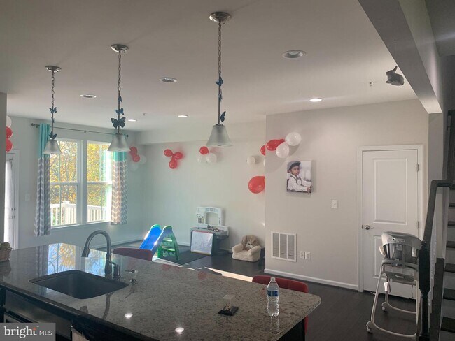 Foto del edificio - 9628 Julia Ln