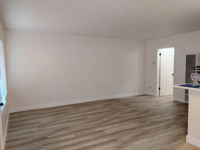 Interior Photo - KENT