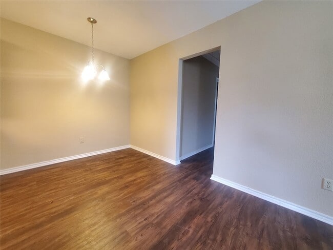 Building Photo - 1434 Briar Cir