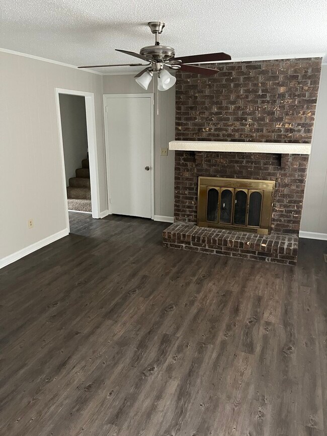 Building Photo - 294 Cambo Dr Hoover, AL 35226