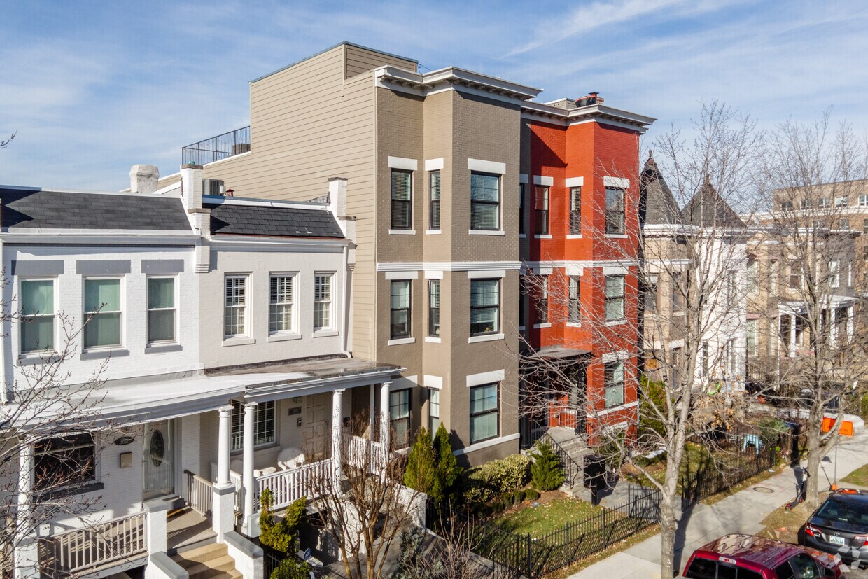 Primary Photo - The Heights on Tenth