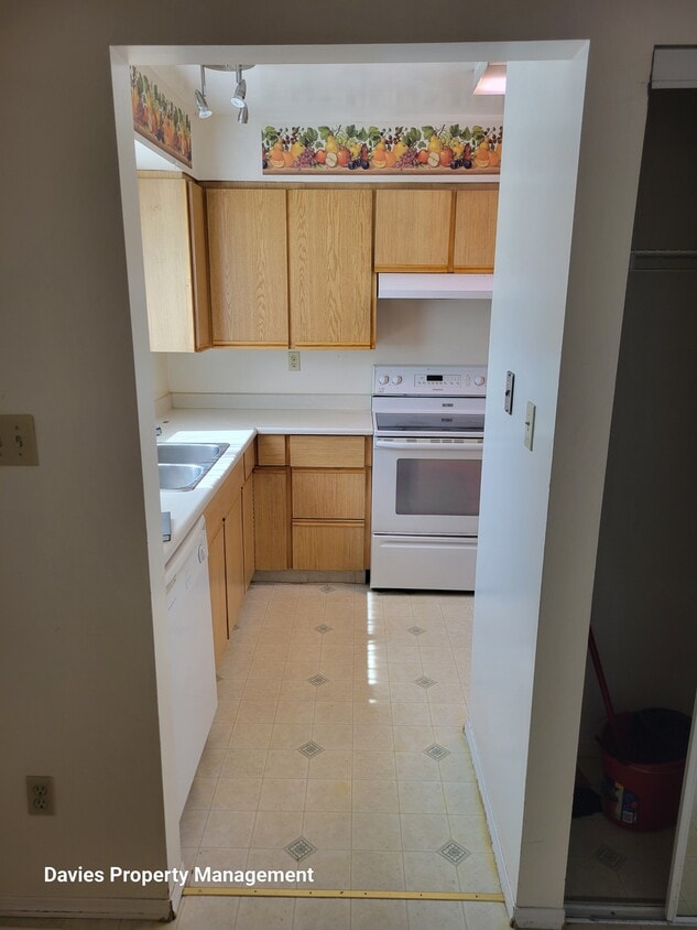 Primary Photo - 7604-7629 29 Ave NW