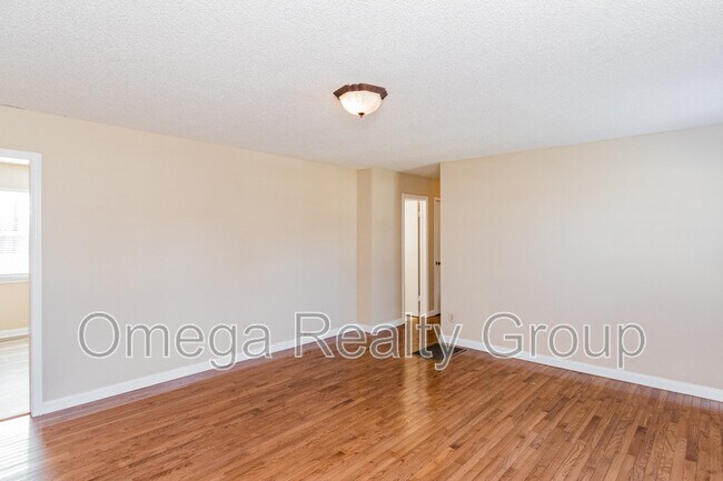 Foto del edificio - 1031 Oak Blvd