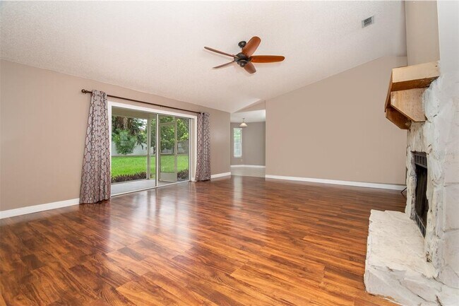 Building Photo - 3449 Lake Shore Ln