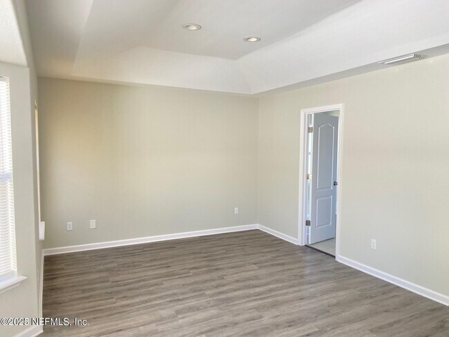 Building Photo - 408 Monet Ave