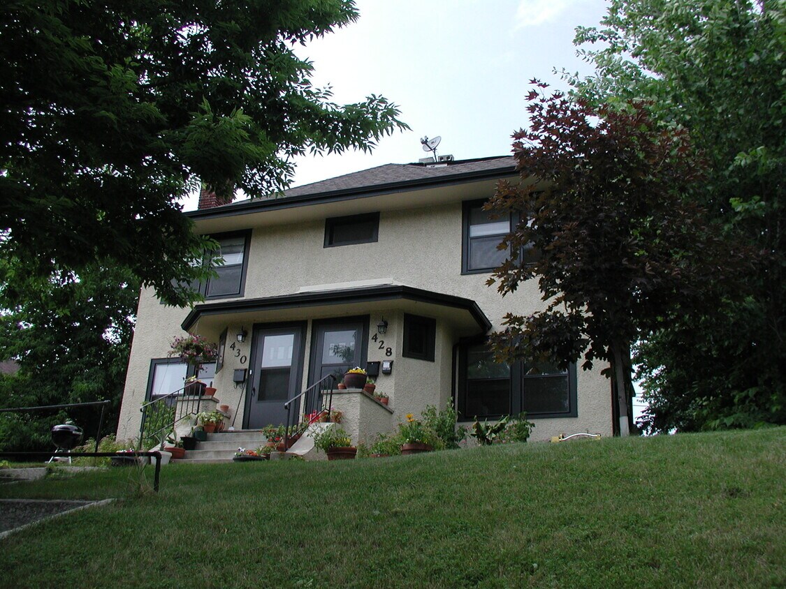 Primary Photo - 428 W Franklin Ave