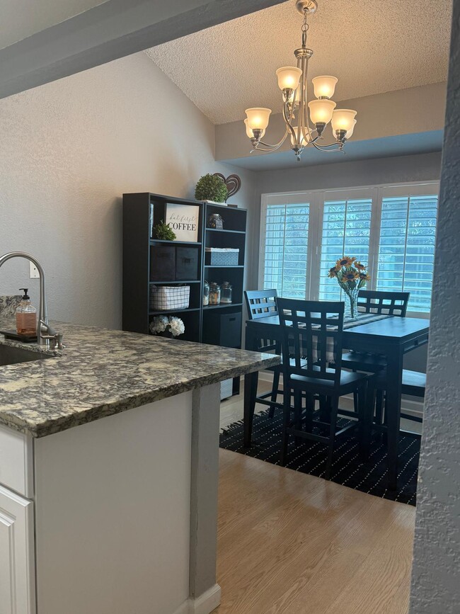 Dining area - 2107 G St