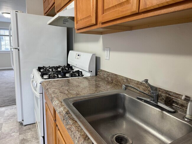 Building Photo - 42 Summit Ave