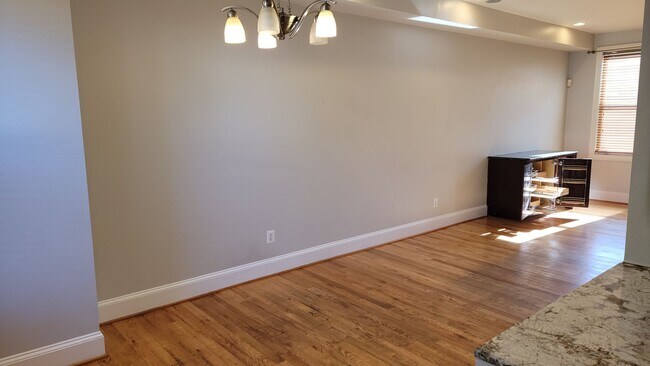 Building Photo - Manor Place