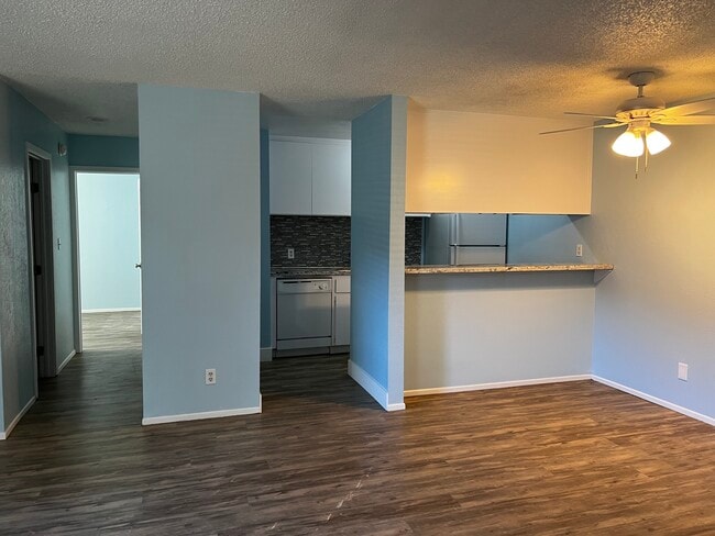 Building Photo - 2450 Lymbery St