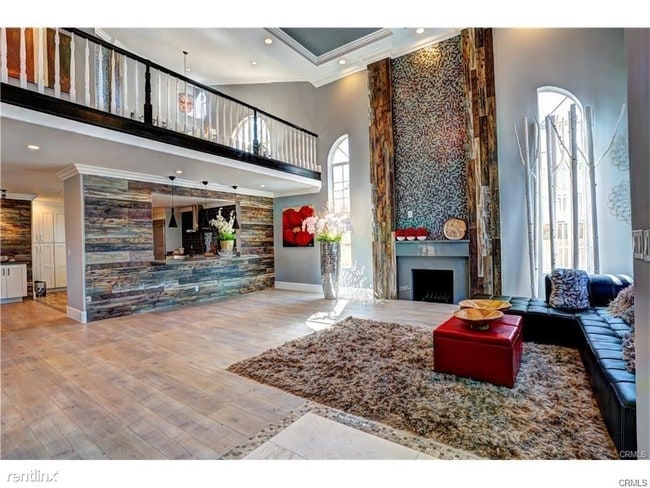 Building Photo - 7607 Shady Oak Dr