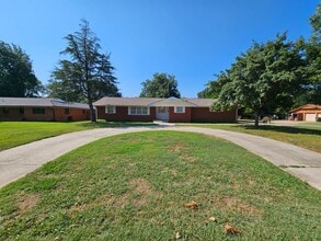 Building Photo - 2532 Osborne Dr
