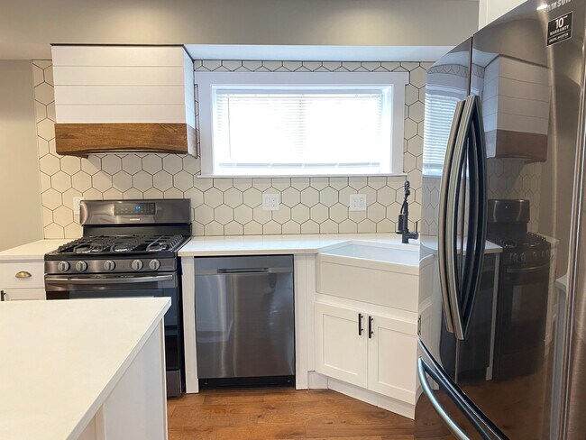 Building Photo - 1724 N Talman Ave