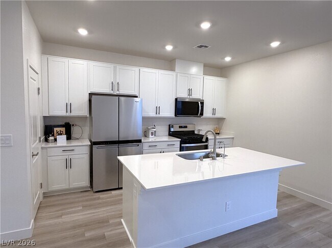 Building Photo - 4212 Zilker Pk Ave