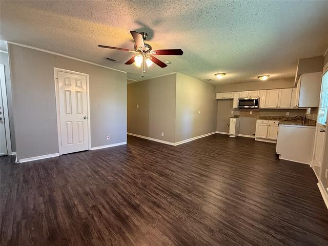 Building Photo - 303 Ridgefield Cir