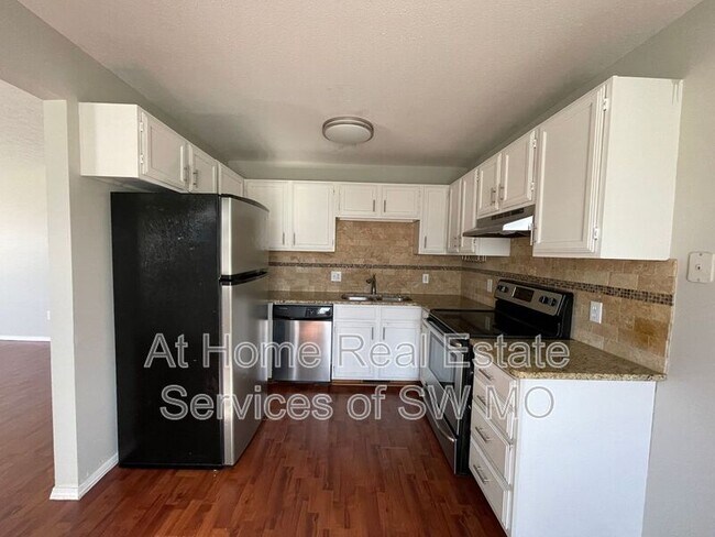 Building Photo - 1137 E Meadowmere St