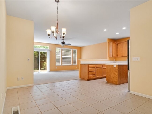 Building Photo - 9759 Dawn Way