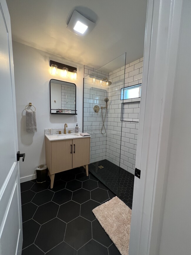 Beautifully remodeled bathroom. - 2016 N Ave