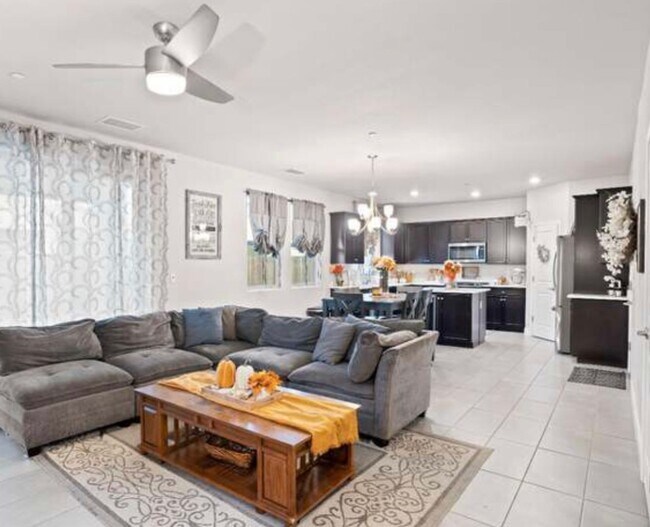 Foto del edificio - Single Family Home