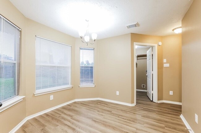 Foto del edificio - 7406 Telico Jct Ln