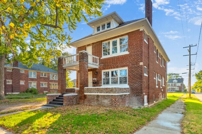 Foto del edificio - 3823 Clairmount Ave