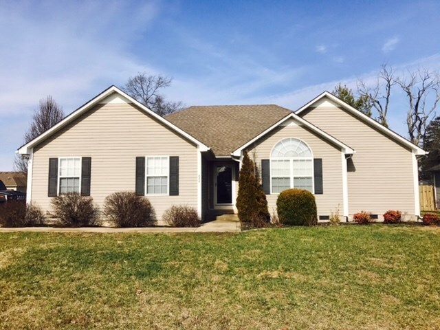 Primary Photo - 424 Red Maple St