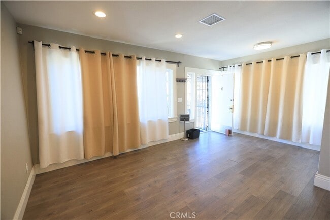 Photo - 126 N Saratoga St Apartment
