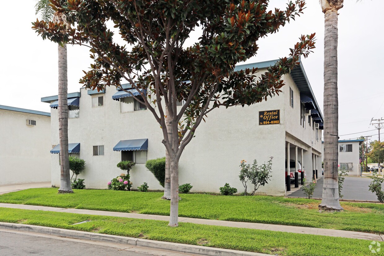 Building Photo - 12512 Sunswept Ave