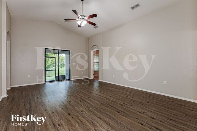 Foto del edificio - 3445 Longview Ln