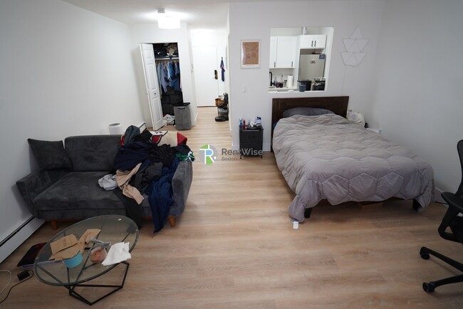Foto del edificio - 745 E 6th St