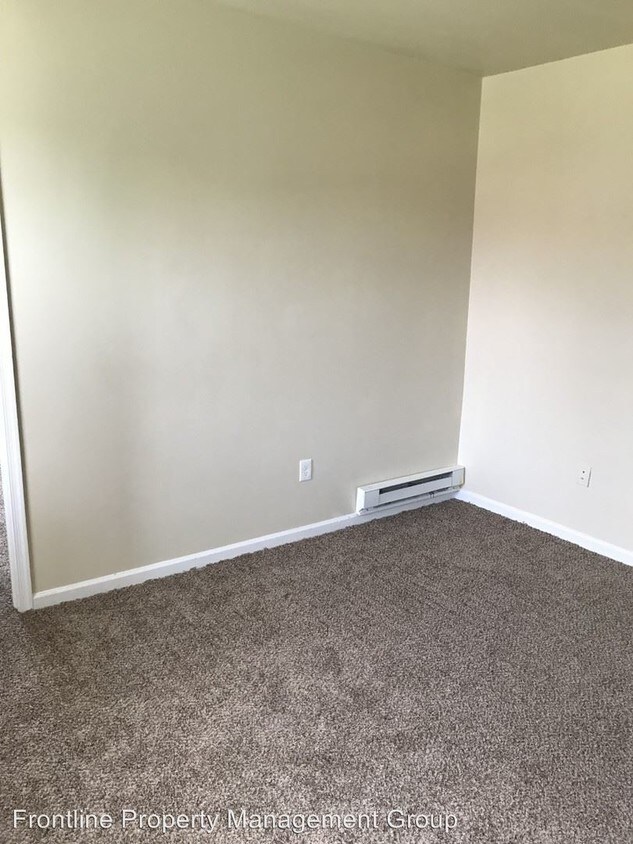 Building Photo - 304 9th St