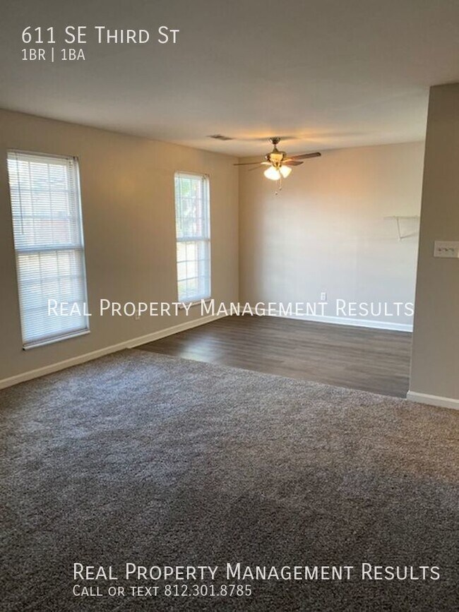 Building Photo - 1 Bedroom, 1 Bath, Mulberry Square