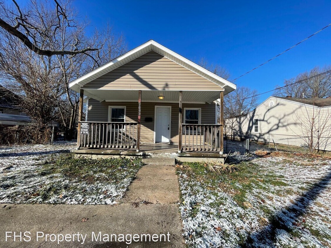 3 br, 1 bath House 1031 N Brown Ave House Rental in Springfield, MO