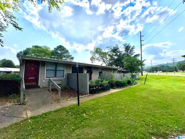 Building Photo - 1700 Greenbrier Dear Rd