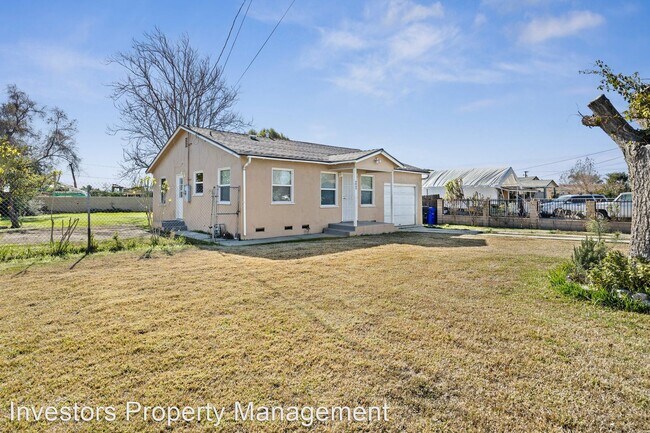 Building Photo - 2 br, 1 bath House - 4065 E. 9th St.