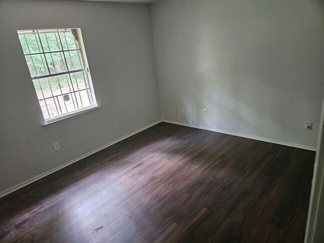 Foto del edificio - 5101 Levenson Rd