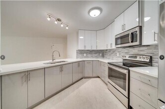 Building Photo - 4035 W McNab Rd