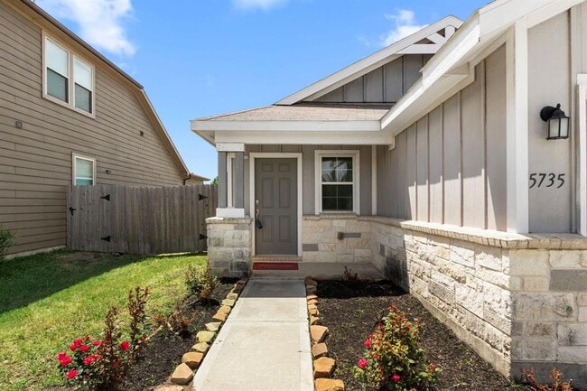 Foto del edificio - 5735 Prairie Chapel Rd