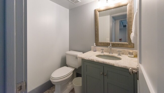 Foto del edificio - 530 E Central Blvd