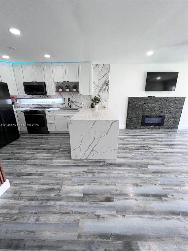 Foto del edificio - 2425 SW 26th Ln
