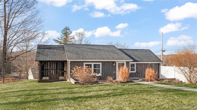 Building Photo - 177 White Schoolhouse Rd