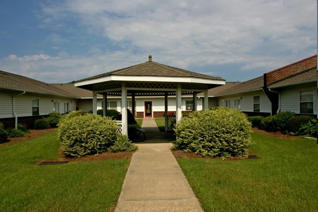 Foto del edificio - Azalea Gardens Apartments