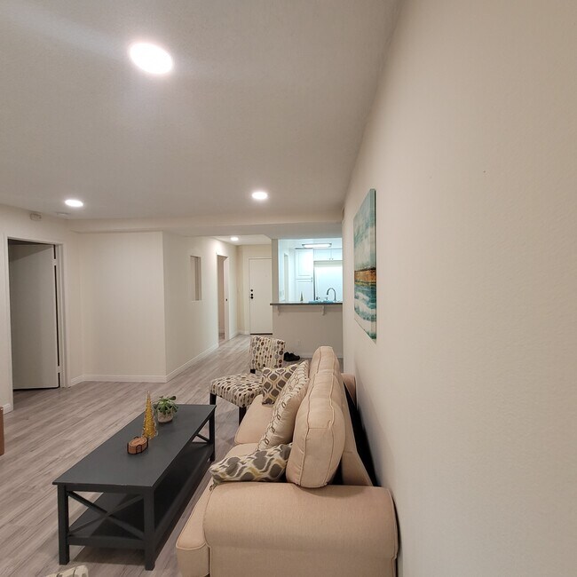Foto del edificio - 7800 Topanga Canyon Blvd