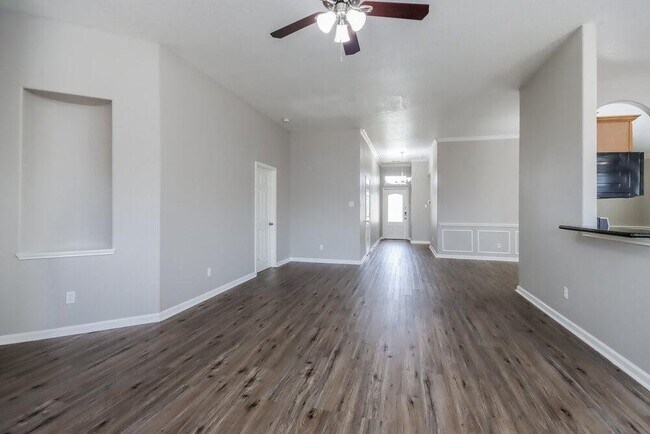 Building Photo - 2026 Midlane Drive