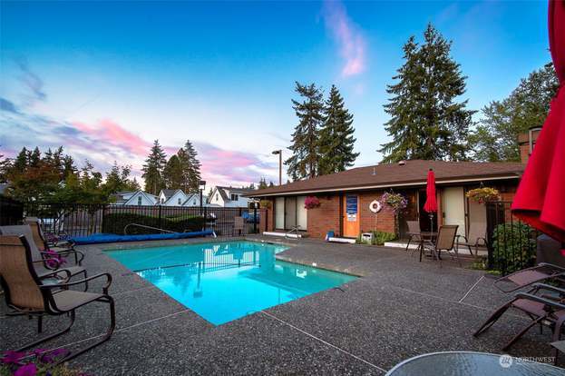 Building Photo - 8106 53rd Ave W