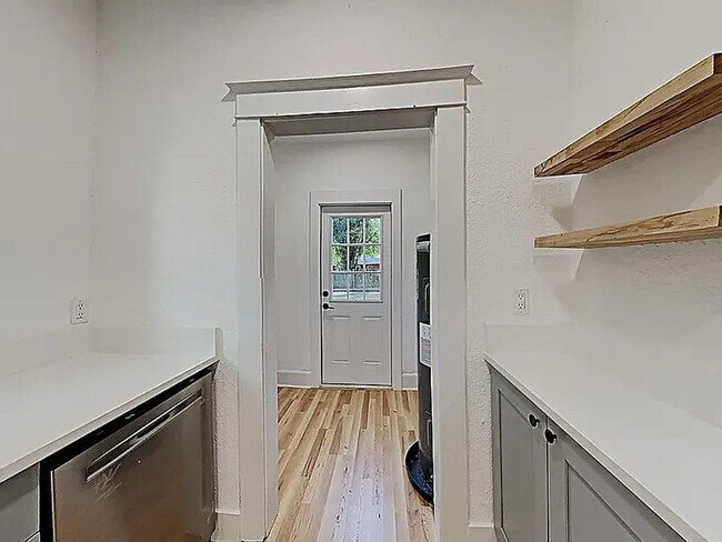 Foto del edificio - 1222 E Kaley St