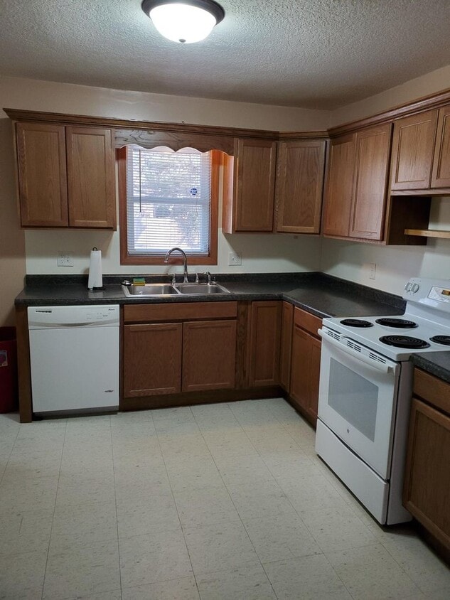Primary Photo - COMING SOON...Clean & Neat Ranch home Just...
