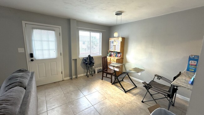 Building Photo - LOVELY 2/2.5 w/ Garage, Deck, Washer/Dryer...